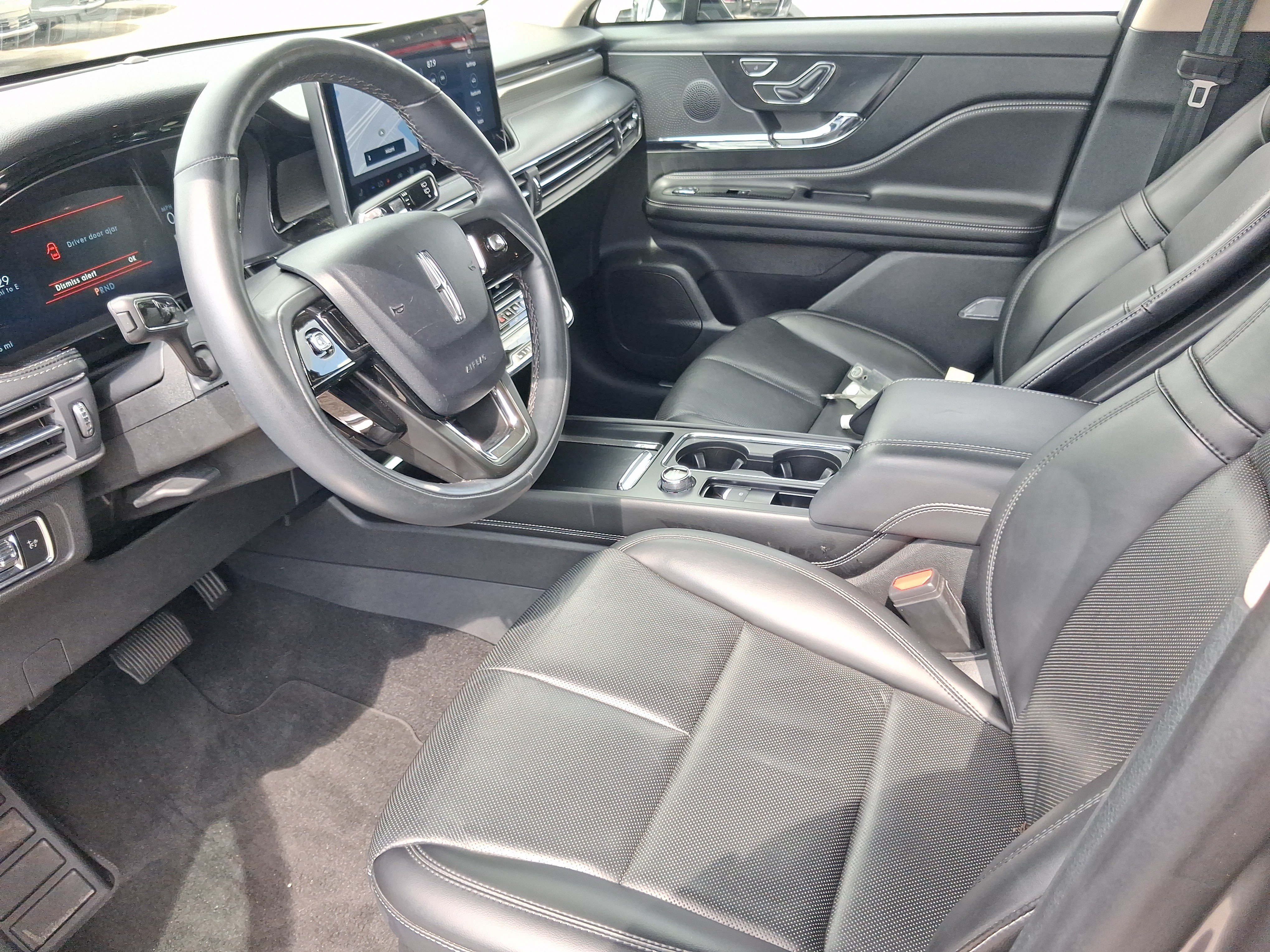 Certified 2024 Lincoln Corsair Reserve w/ Jet Appearance Package FWD image 11