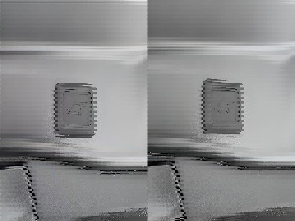 New 2025 Toyota RAV4 XLE Premium image 5