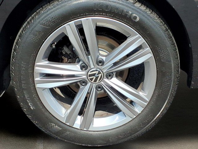 Certified 2023 Volkswagen Jetta SE FWD image 9