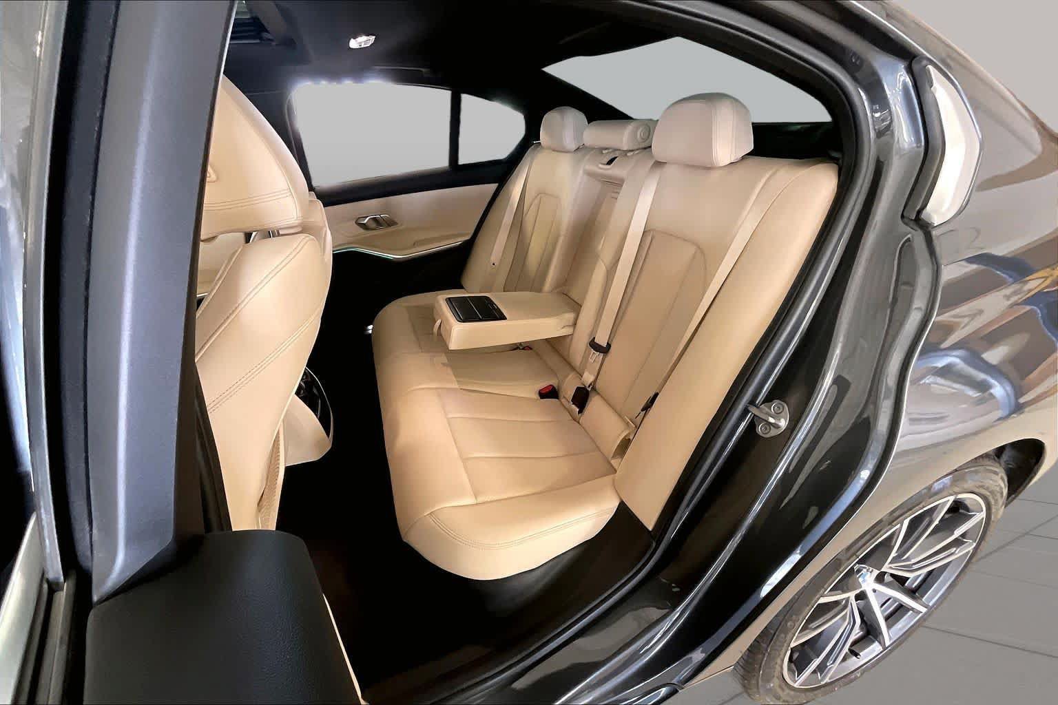 Used 2022 BMW 330i Sedan w/ Convenience Package RWD image 19
