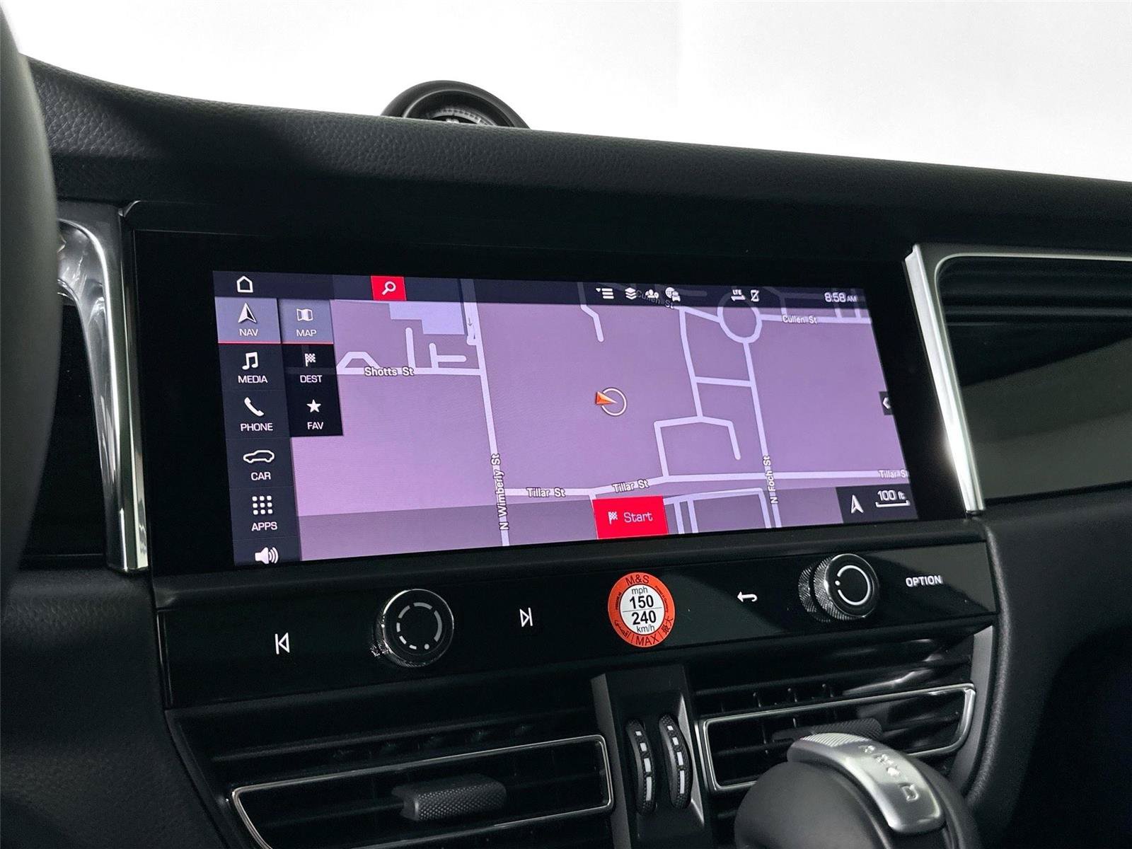 Certified 2025 Porsche Macan AWD/4WD image 22