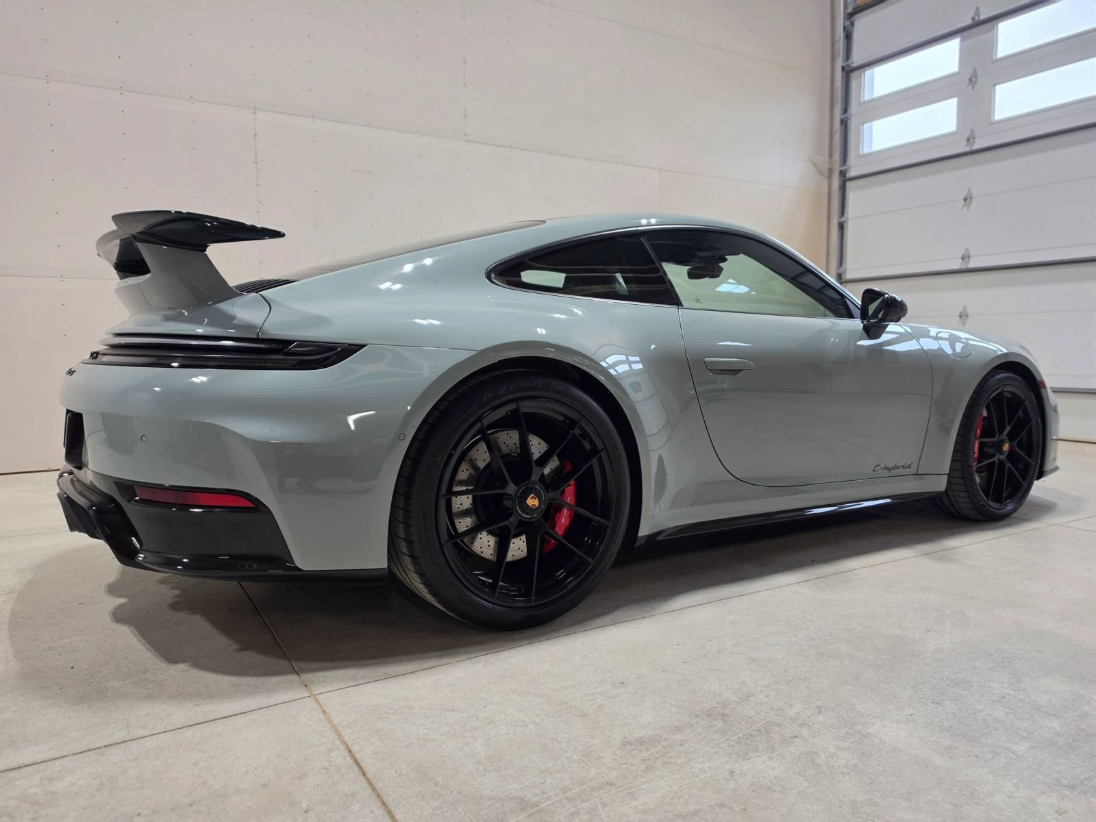 Used 2025 Porsche 911 Carrera 4 GTS AWD/4WD image 5
