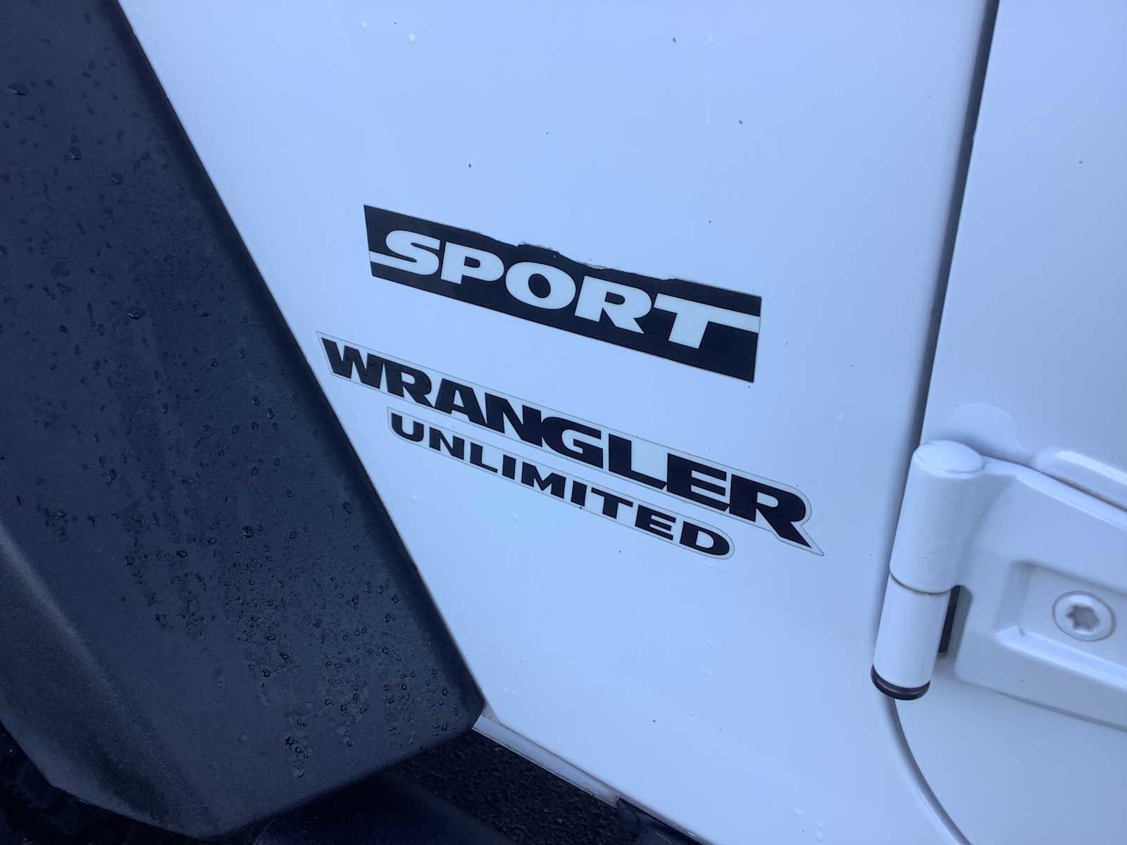 Used 2015 Jeep Wrangler Unlimited Sport w/ Connectivity Group AWD/4WD image 7