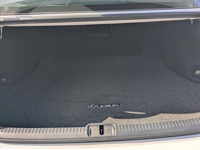 Used 2025 Lexus ES 300h w/ Premium Package image 18