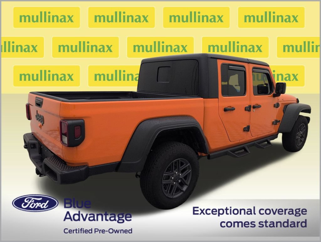 Used 2025 Jeep Gladiator Sport AWD/4WD image 3