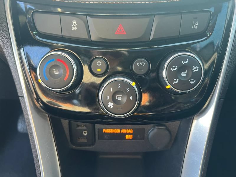 Used 2017 Chevrolet Trax Premier w/ Driver Confidence II Package FWD image 24