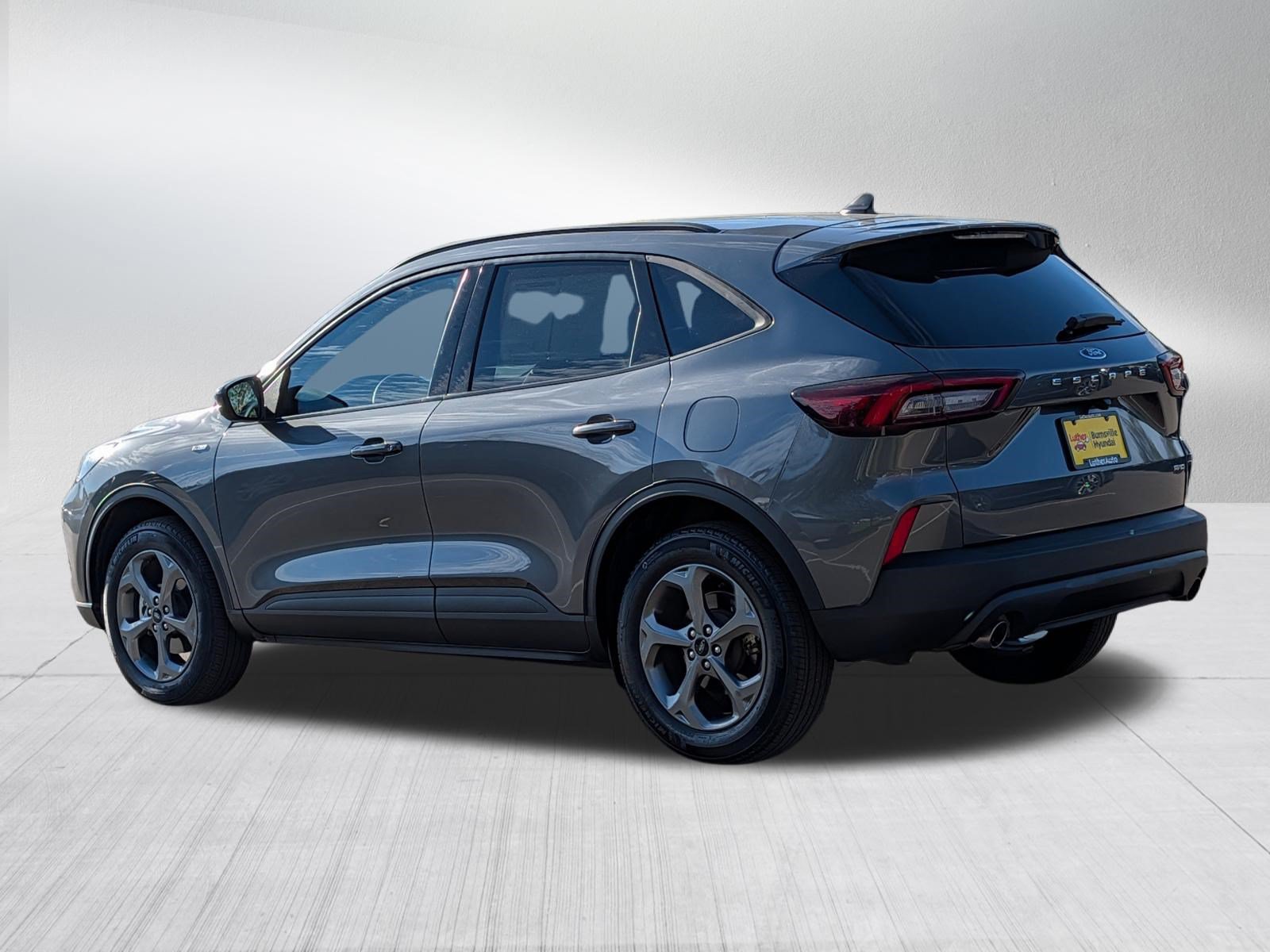 Used 2025 Ford Escape ST-Line Select AWD/4WD image 5