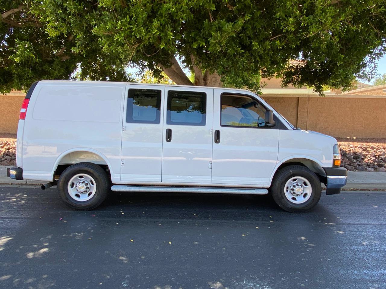Used 2025 Chevrolet Express 2500 w/ Driver Convenience Package RWD image 5
