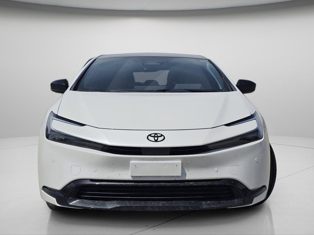 Used 2025 Toyota Prius AWD image 3