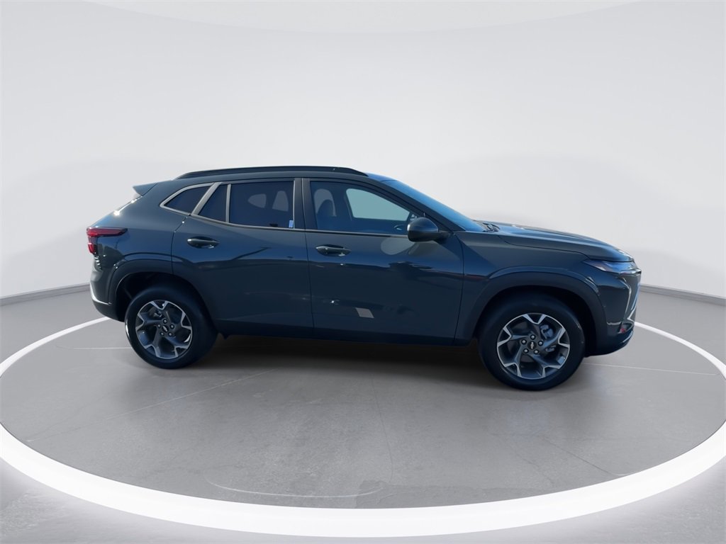 New 2026 Chevrolet Trax LT w/ Driver Confidence Package image 9