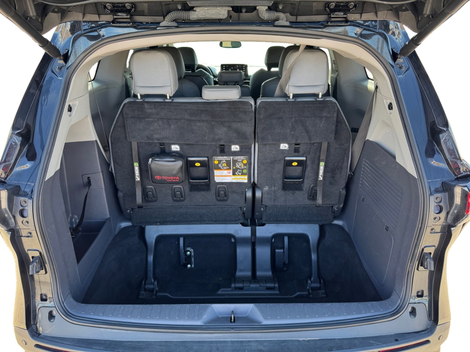 Used 2022 Toyota Sienna XLE FWD image 19