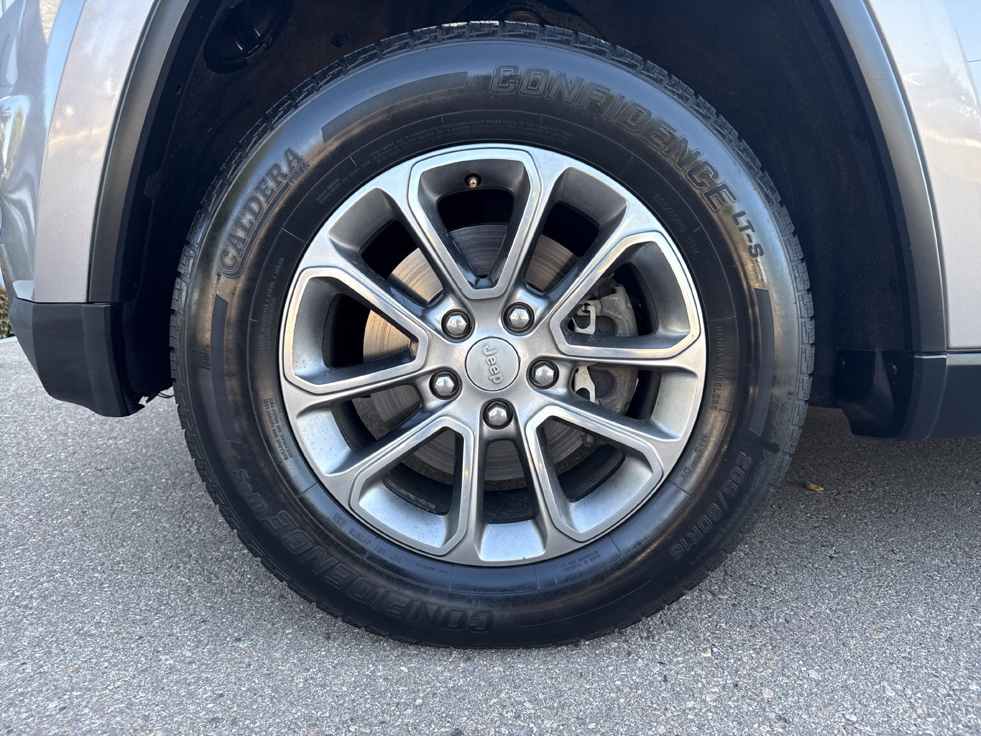 Used 2015 Jeep Grand Cherokee Limited AWD/4WD image 18