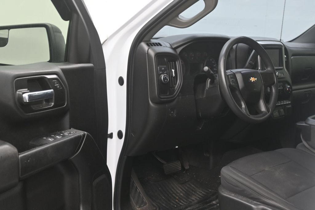 Used 2019 Chevrolet Silverado 1500 Custom w/ Custom Value Package RWD image 10