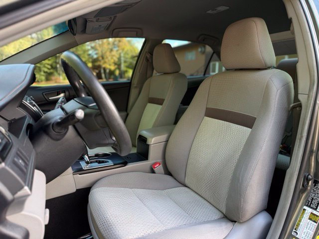 Used 2014 Toyota Camry LE FWD image 9