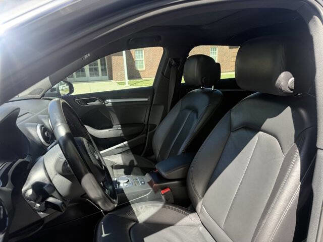 Used 2016 Audi A3 e-tron Premium Plus w/ Premium Plus Package FWD image 12