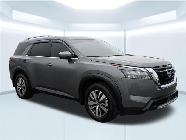 Used 2025 Nissan Pathfinder SL w/ Cargo Package FWD image 10