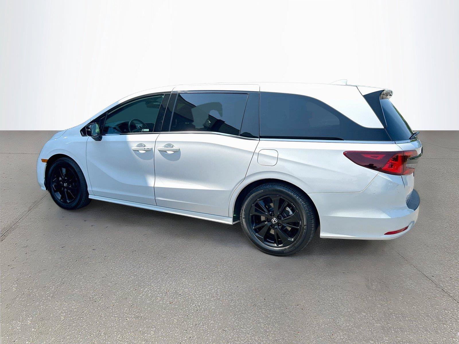 Used 2023 Honda Odyssey Sport image 6