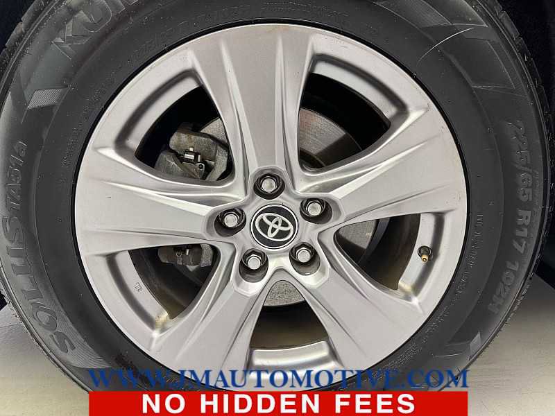 Used 2023 Toyota RAV4 XLE image 9