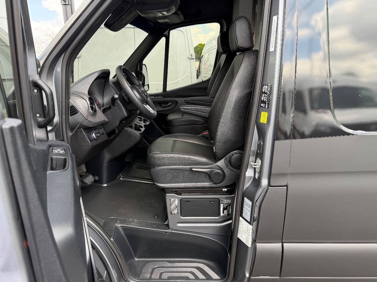 Used 2022 Mercedes-Benz Sprinter 4500 w/ Parking Package image 12
