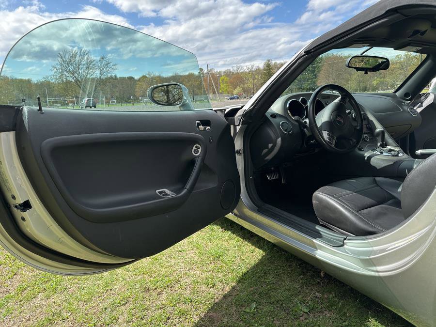 Used 2007 Pontiac Solstice Convertible w/ Premium Package image 7