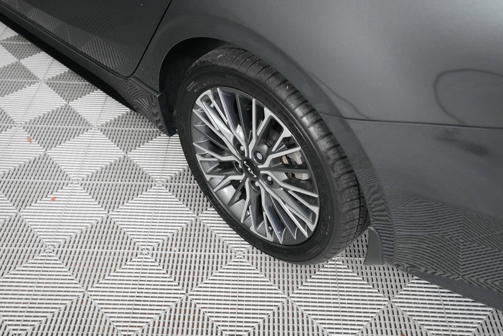 Used 2024 Kia Forte GT-Line w/ GT-Line Premium Package image 8