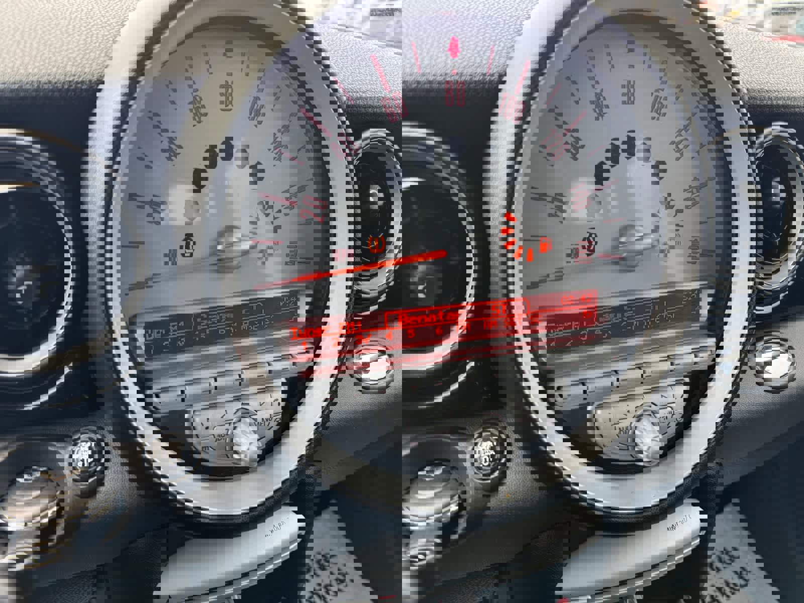 Used 2010 MINI Cooper Clubman John Cooper Works image 4