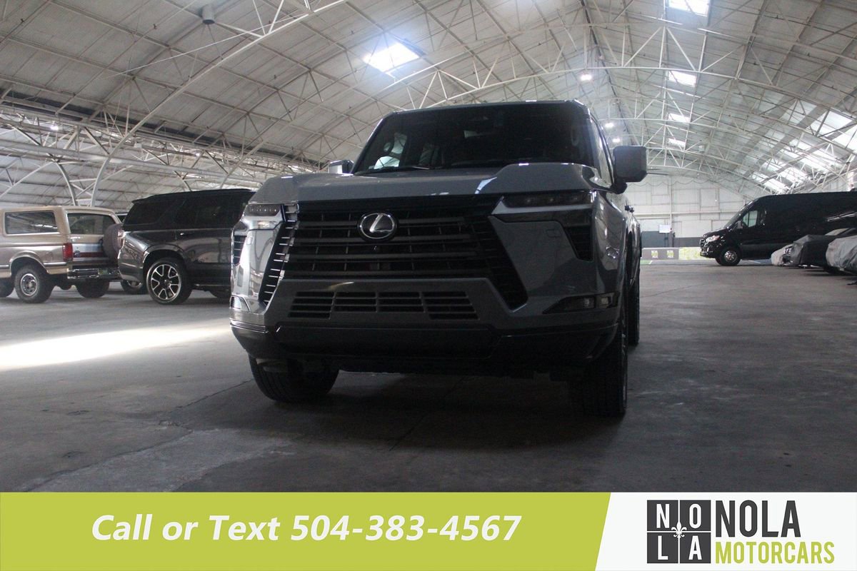Used 2024 Lexus GX 550 image 3