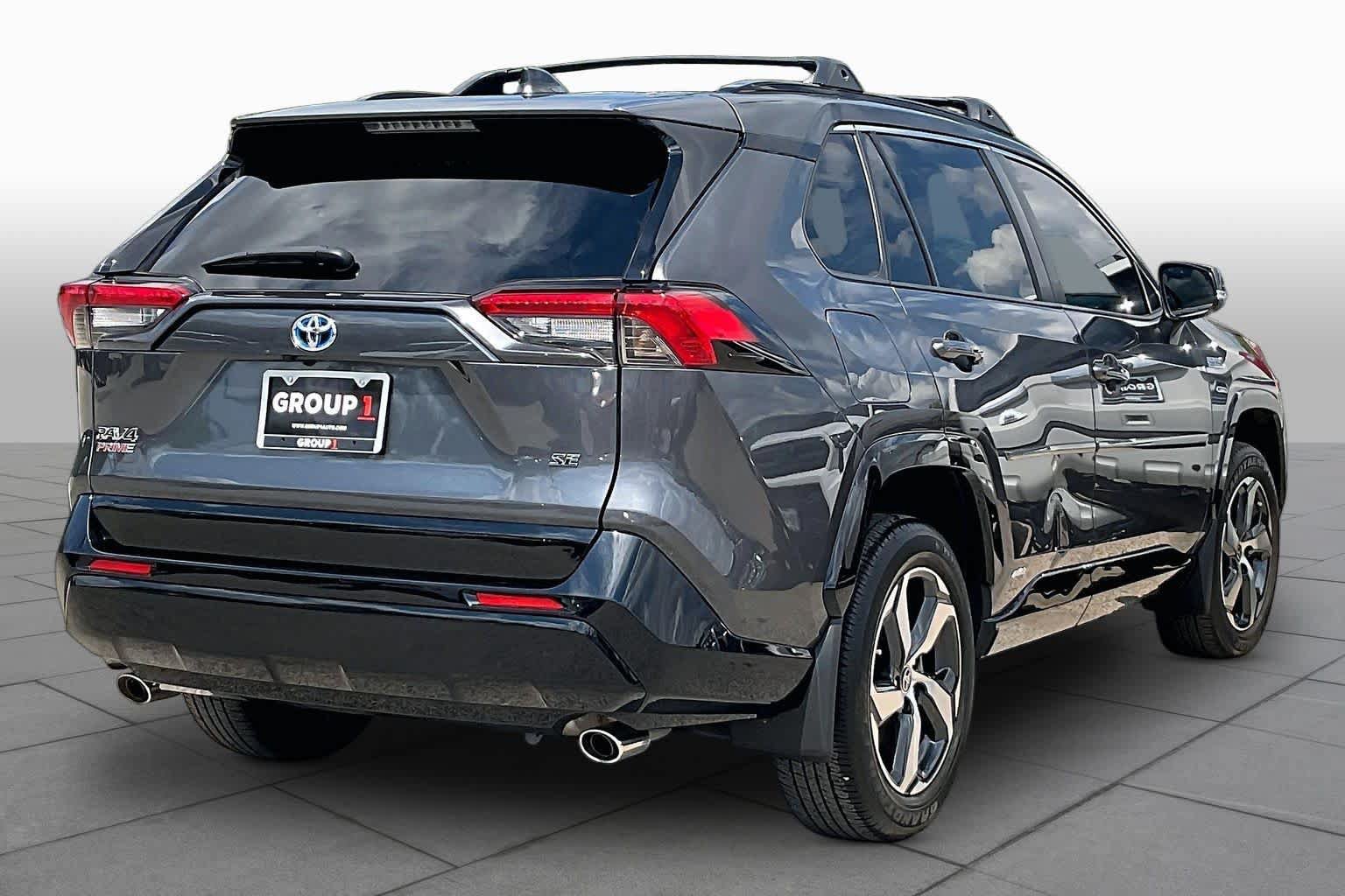 Used 2024 Toyota RAV4 SE w/ Weather & Moonroof Package AWD/4WD image 13