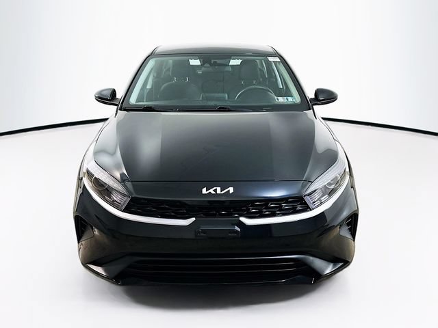 Used 2023 Kia Forte LXS FWD image 2