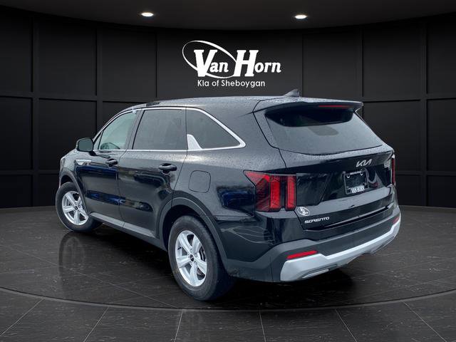 Certified 2025 Kia Sorento LX FWD image 5