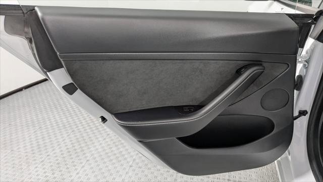Used 2021 Tesla Model 3 Standard Range Plus image 14