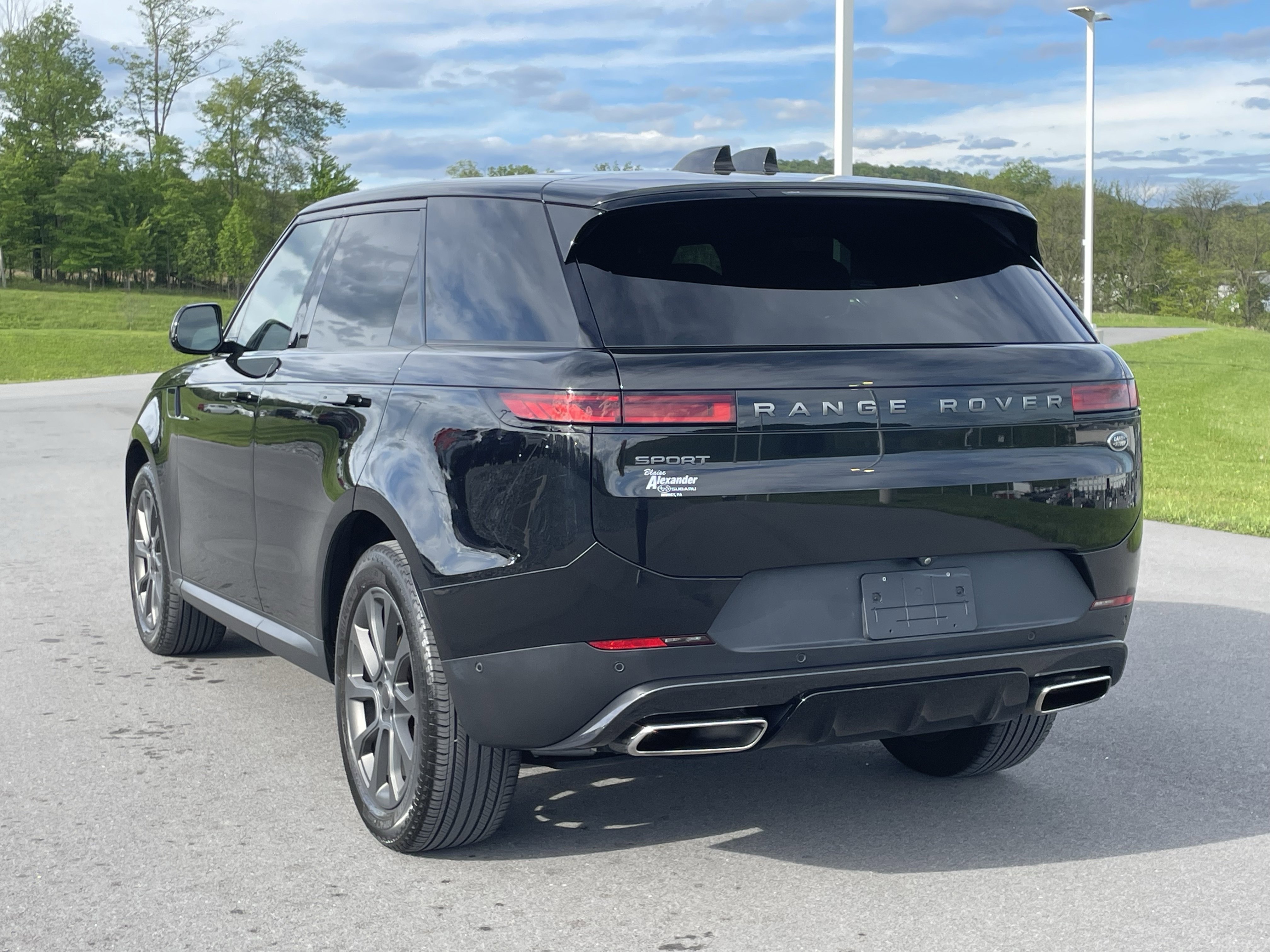 Used 2023 Land Rover Range Rover Sport SE AWD/4WD image 6