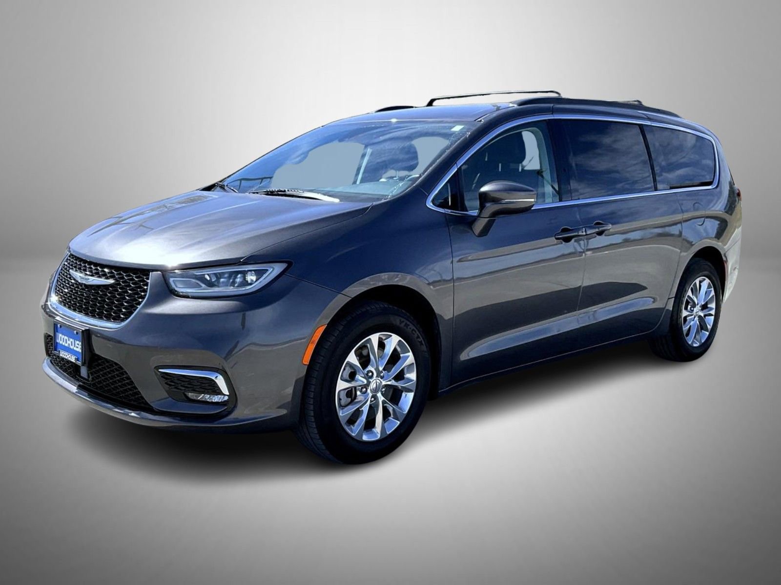 Used 2022 Chrysler Pacifica Touring-L image 1