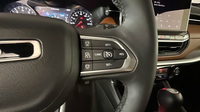 Used 2024 Jeep Compass Limited AWD/4WD image 17