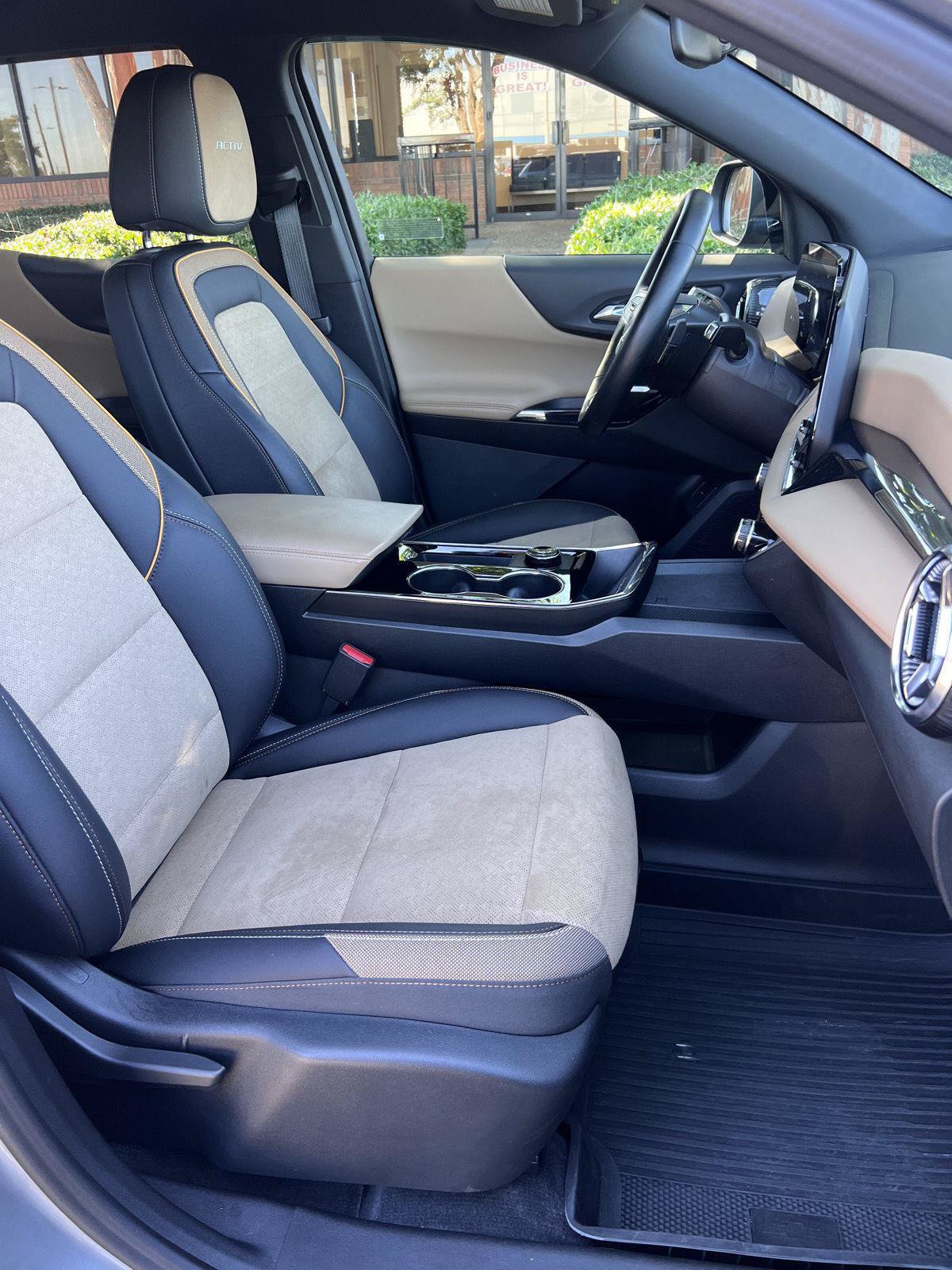 Used 2026 Chevrolet Equinox ACTIV FWD image 24