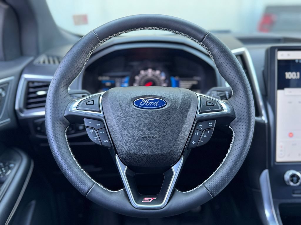 Used 2023 Ford Edge ST AWD/4WD image 15