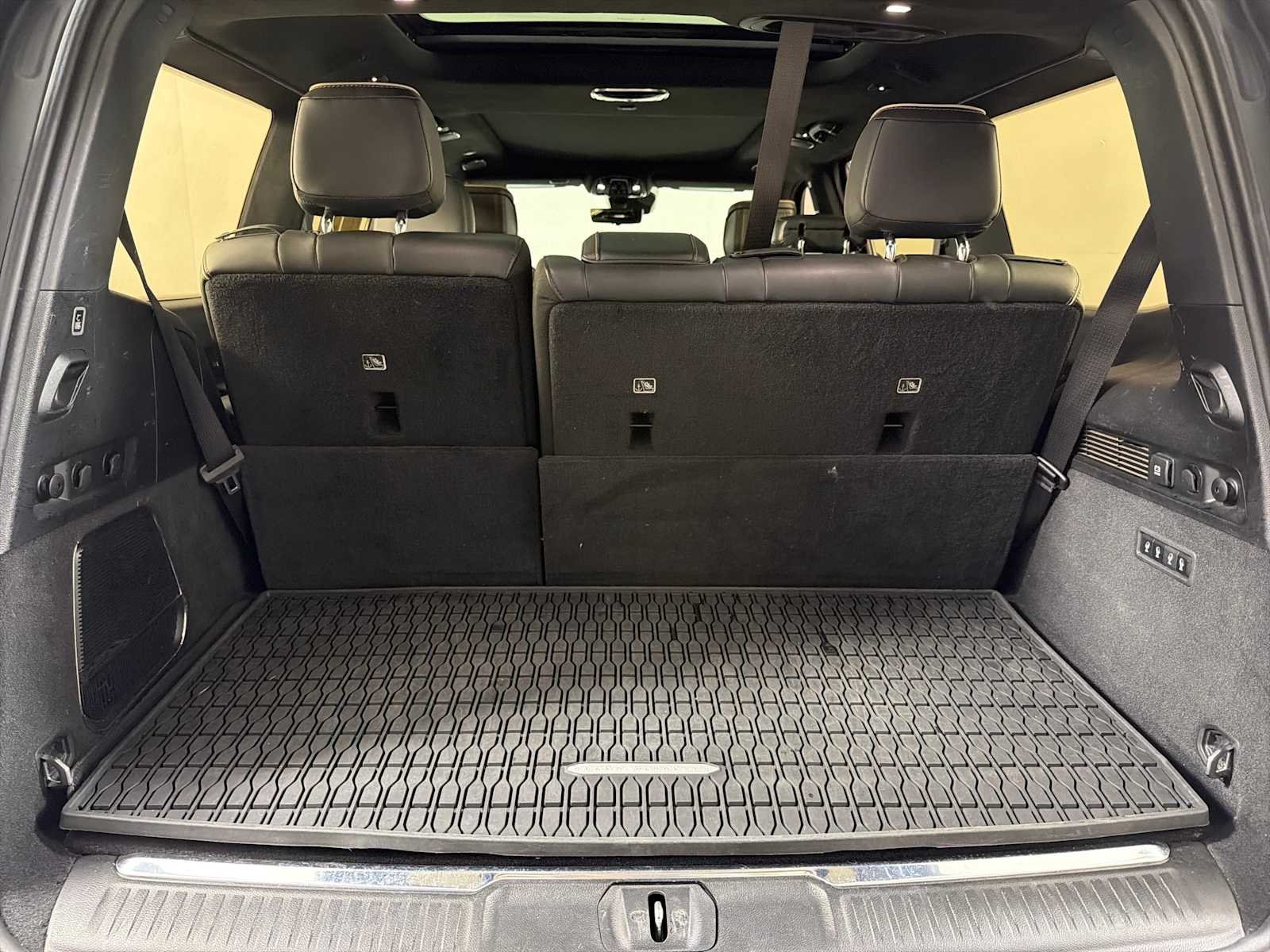 Used 2023 Jeep Grand Wagoneer Series III w/ Rear Seat Video Group 1 AWD/4WD image 20