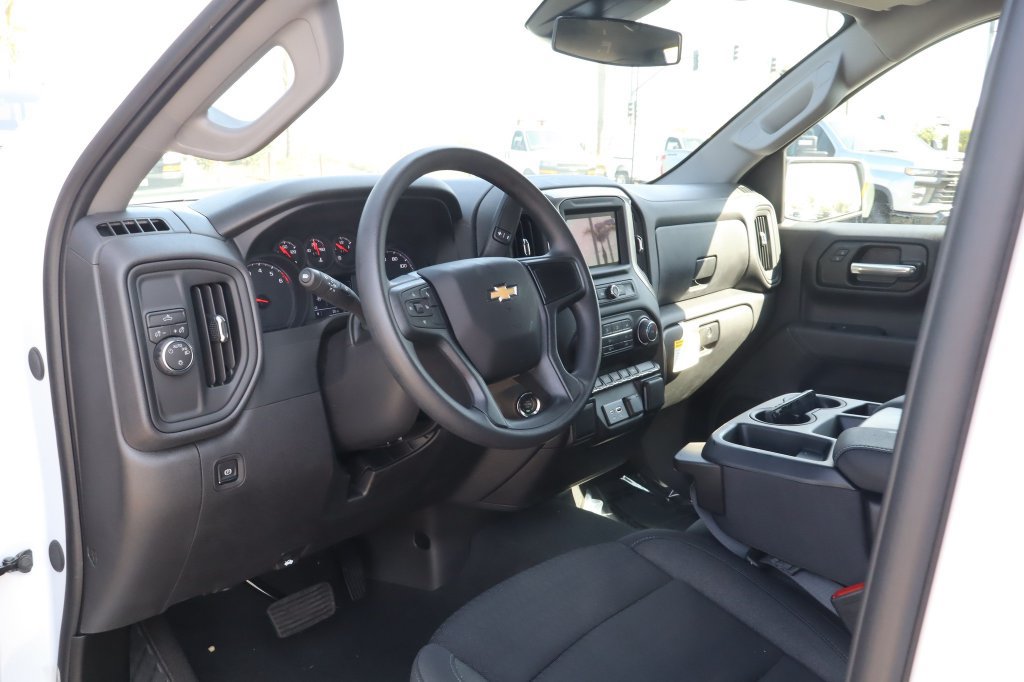 New 2026 Chevrolet Silverado 1500 Custom w/ LPO, Dark Essentials Package RWD image 16