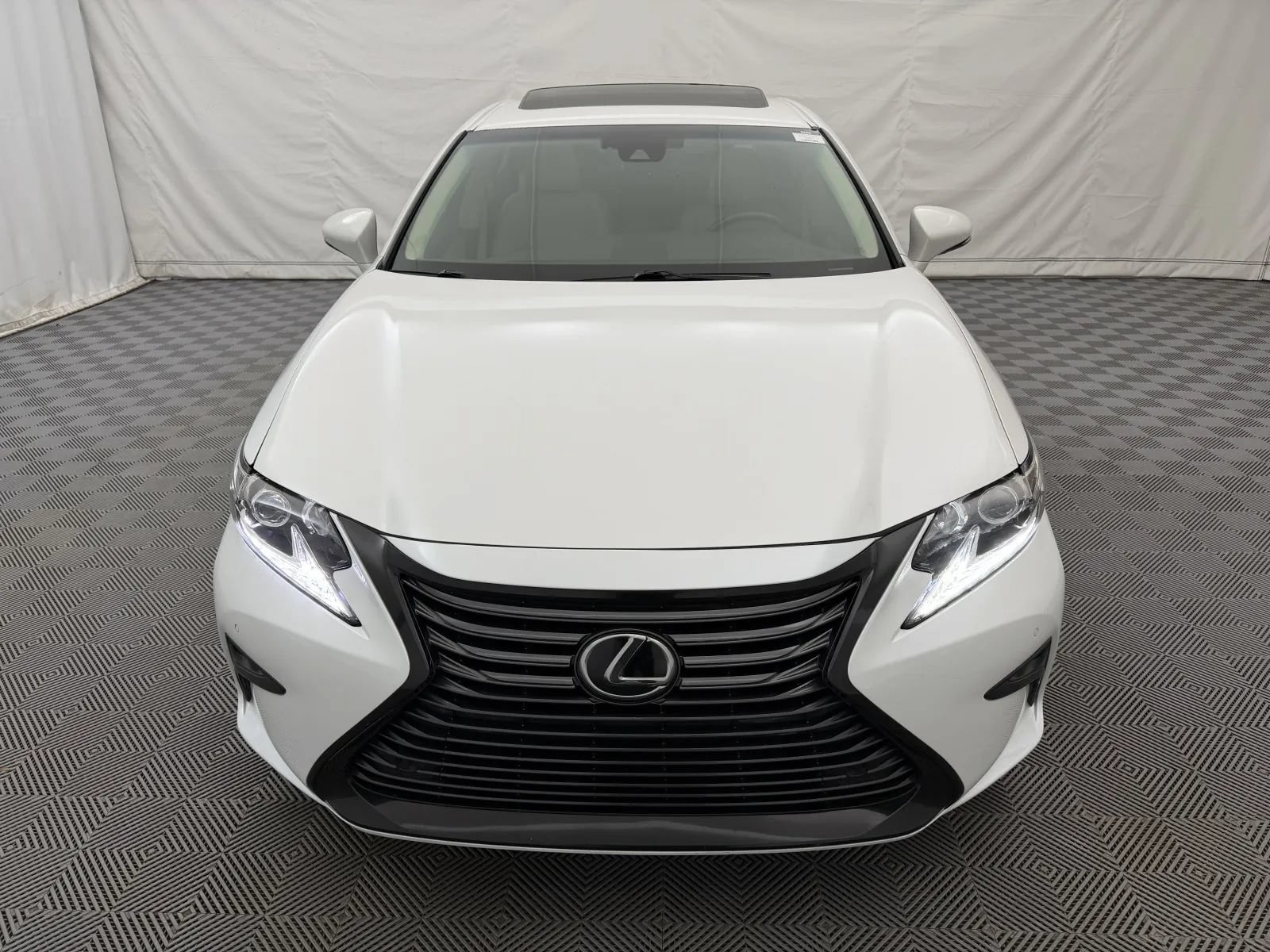 Used 2017 Lexus ES 350 FWD image 3