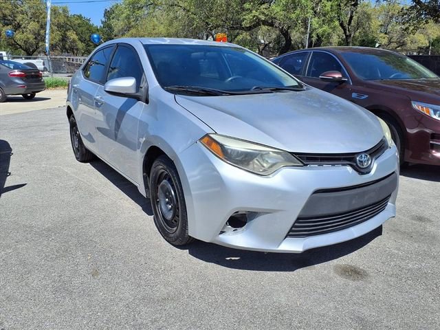 Used 2015 Toyota Corolla LE FWD image 1
