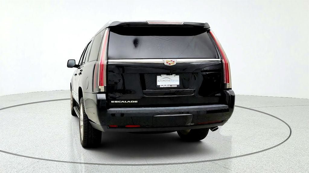 Used 2019 Cadillac Escalade Luxury AWD/4WD image 6