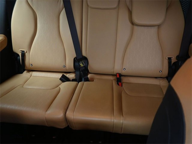 Used 2023 Kia Carnival LX image 14