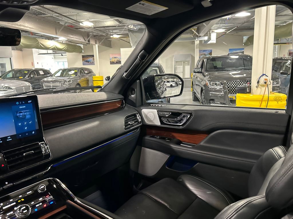 Used 2023 Lincoln Navigator Reserve image 26