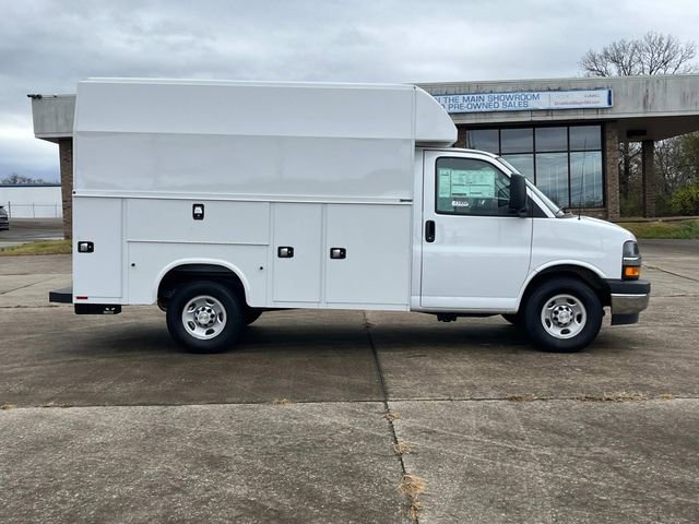 New 2025 Chevrolet Express 3500 w/ Power Convenience Package image 3