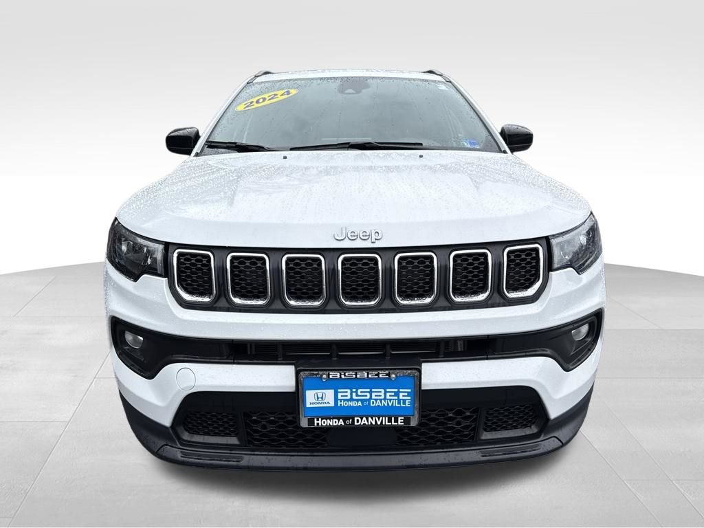 Used 2024 Jeep Compass Latitude image 11