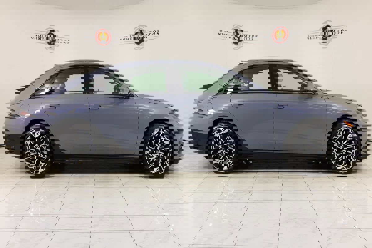 Used 2025 Hyundai Ioniq 6 Limited image 2