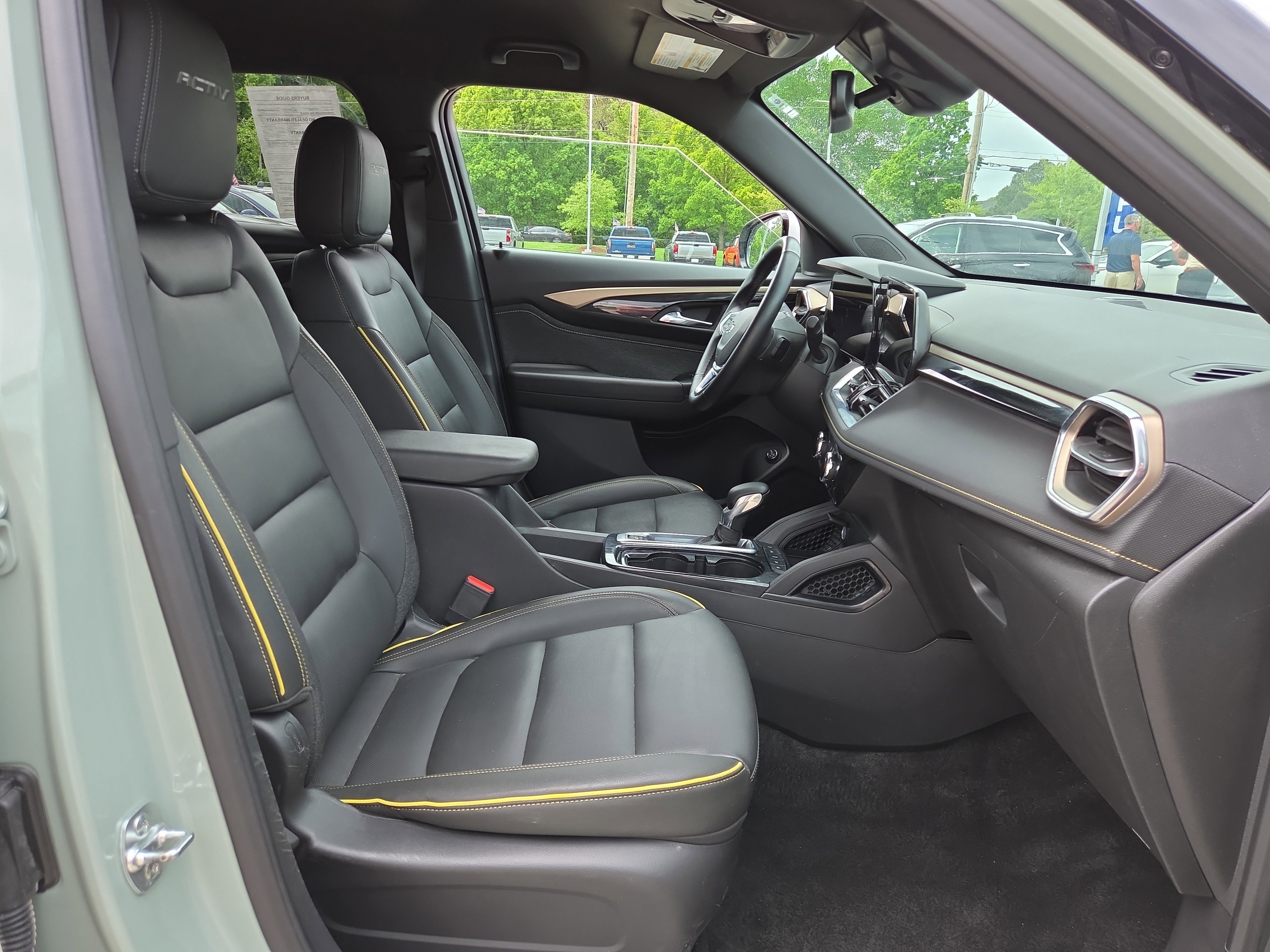 Used 2025 Chevrolet TrailBlazer ACTIV w/ Convenience Package image 15