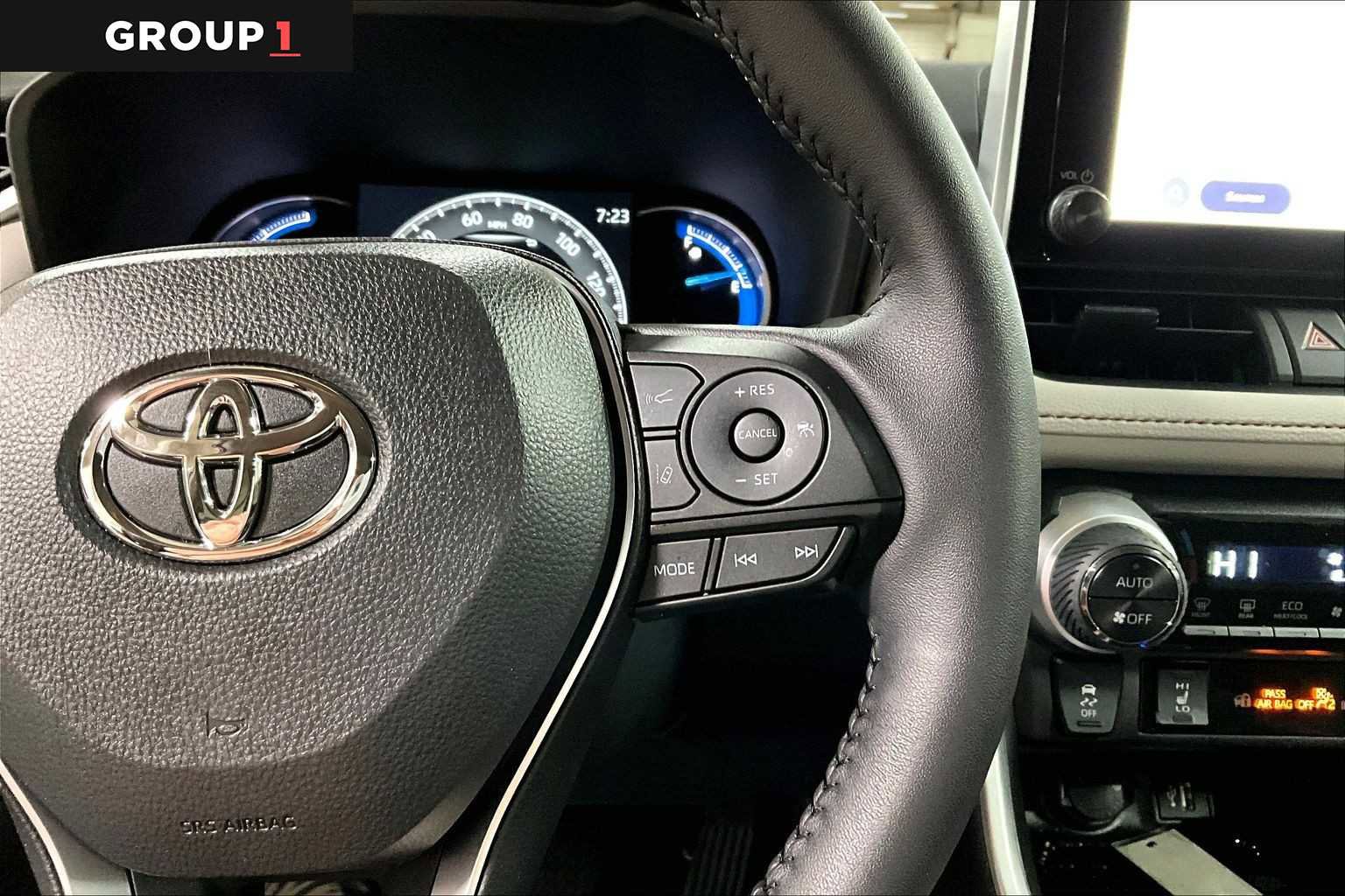 Used 2025 Toyota RAV4 XLE image 24