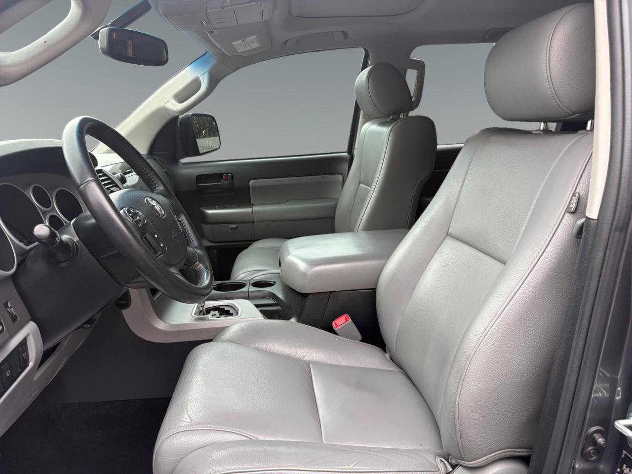 Used 2013 Toyota Sequoia SR5 w/ Premium Pkg AWD/4WD image 9