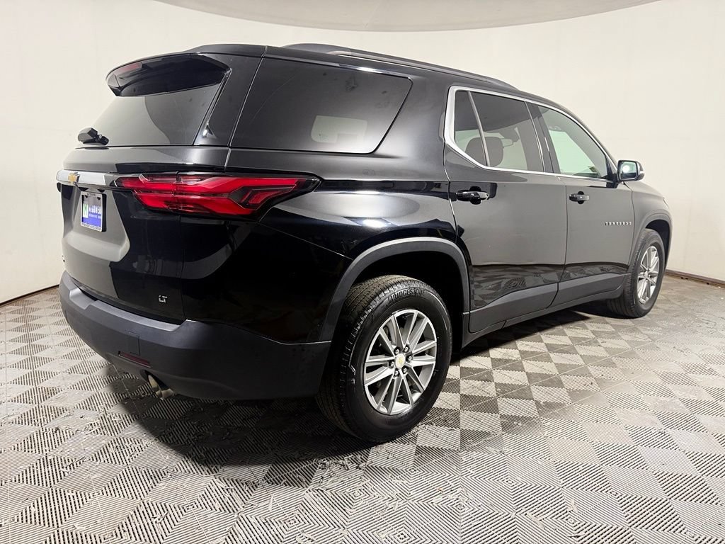 Used 2023 Chevrolet Traverse LT w/ LPO, Cargo Package AWD/4WD image 7